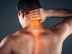 Pirmās dzemdes kakla osteohondrozes pazīmes un simptomi